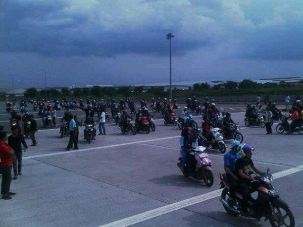Demo Buruh, Motor Masuk Tol Cikarang