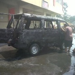 Mobil Pedagang Sayur Hangus Terbakar di Pasar Ancol