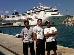 Juniarta Terpelanting karena Tak Kuat Lagi Bergelantungan