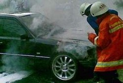 Honda City Terbakar, Tol Jatinegara Arah Cawang Macet Total