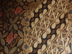 4 Tips Belanja Kain Batik