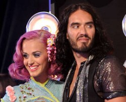 Katy Perry Tutup Pintu Maaf untuk Russell Brand