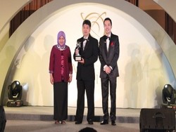 Raja Donat Lokal Raih Penghargaan APEA 2011