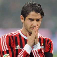 Milan Ditinggal Pato Empat Pekan