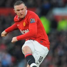 Rooney dan Henry Rajin Bikin Gol