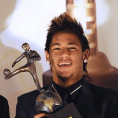 Neymar Memang Belum Mau Pergi dari Santos