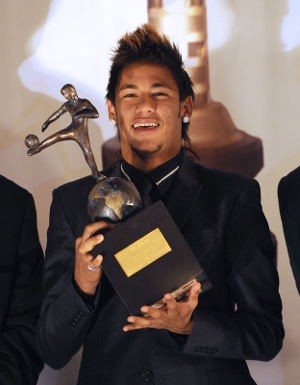 Neymar Memang Belum Mau Pergi dari Santos