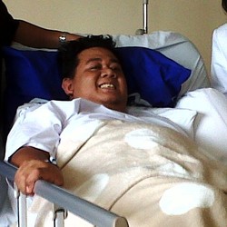 Ade Namnung Kena Tipu, Ayahanda Turun Tangan Lagi