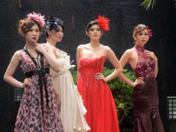 Cheongsam Molek untuk Imlek