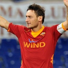 Cetak 211 Gol, Totti Torehkan Rekor Baru