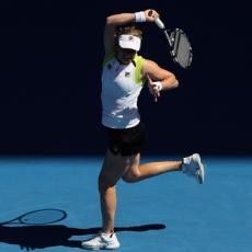 Ketat, Clijsters Kembali Kalahkan Li Na