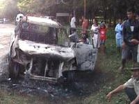 Warga Bakar Mobil Pelaku Pencuri Sapi