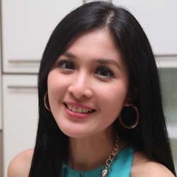 Rayakan Imlek, Sandra Dewi Tak Boleh Diet