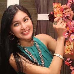 Imlek, Sandra Dewi Diminta Berbaju Hijau