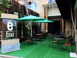E-Bar, Tempat Hangout Baru di Jakarta Utara