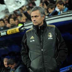 Mourinho Disoraki Fans Madrid di Bernabeu