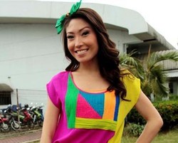 Ayu Dewi Dilamar Kekasih di Hari Imlek