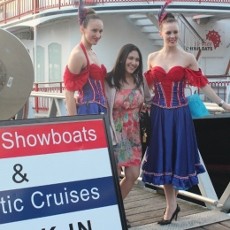 Naik Kapal dengan Penari Seksi di Sydney