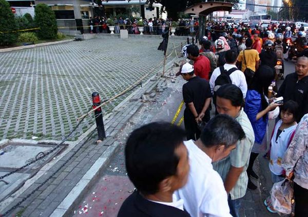 Lokasi Xenia Maut Masih Ramai Dikunjungi