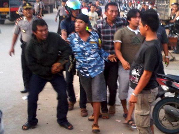 2 Kelompok Warga di Samarinda Bersitegang