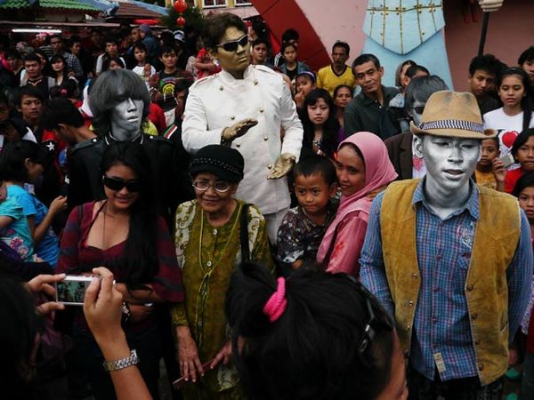 Imlek, Kampung China Ramai Pengunjung