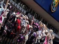 Idiih..Kutang Bergelantungan di Kemendagri