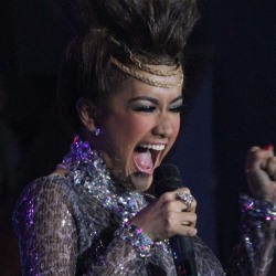 Jupe Kembali Jalani Ritual untuk Jadi Titisan Suzanna