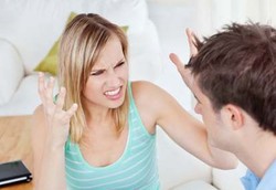 Kurang Minum Bisa Bikin Perempuan Susah Diajak Bercanda