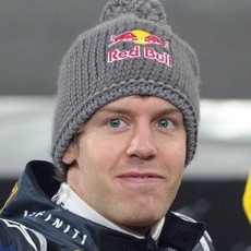 Ecclestone Berharap Para Rival Hentikan Dominasi Vettel