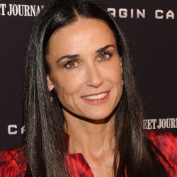Keracunan, Demi Moore Dilarikan ke Rumah Sakit