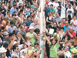 Petani Argentina Bikin Apple Tart Terpanjang di Dunia