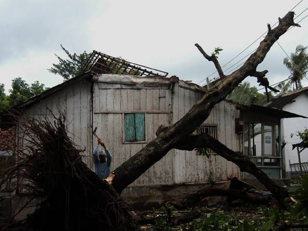 Puting Beliung Sapu Situbondo