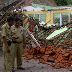 Sekolah TK Dharma Wanita Semampir Roboh, 54 Siswa Selamat