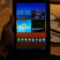 Galaxy Tab 7.7, Tablet Termahal Samsung