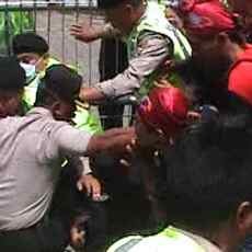 Demo Buruh di Sidoarjo Berlangsung Ricuh 