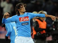 Dua Gol Cavani Singkirkan Inter