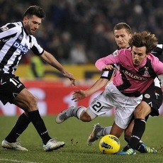 Duel Hitam-Putih di Turin