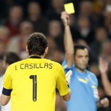 Casillas: Berpestalah dengan Barca, Wasit