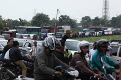  Buruh Buka Tol Cikampek untuk yang Melahirkan dan Menikah