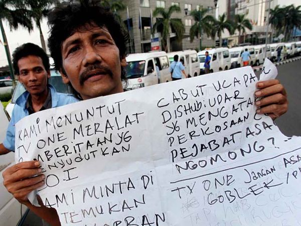 Sopir Angkot Tolak Dikambinghitamkan