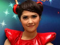Audrey, Penyanyi Didikan Ahmad Dhani