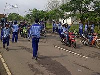 Buruh Bekasi Kembali Turun ke Jalan