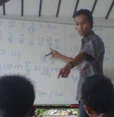 Yuk Belajar Bahasa Jawa Kuno di Museum Majapahit!