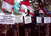 Massa FKPPI Kritisi Kinerja Polri