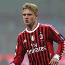 Allegri Sanjung Pemain Pelapis Milan