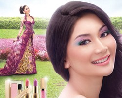 Mawar & Anggrek, Inspirasi Tren Warna Mustika Ratu 2012 