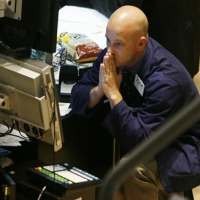 PDB AS di Bawah Ekspektasi, Wall Street Mixed