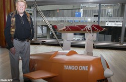  Ingin Pemakaman Ceria, Pria Ini Buat Peti Mati Berbentuk Pesawat