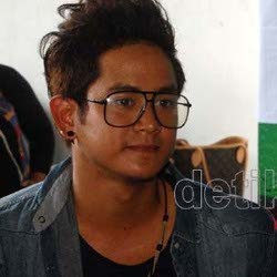 Dwi Andhika Jatuh Cinta dengan Model Seksi Vietnam