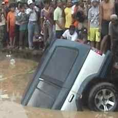 Belasan Rumah di Probolinggo Hanyut Diterjang Banjir Bandang